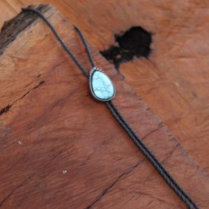 Colar Bolo Tie Pedra Turquesa